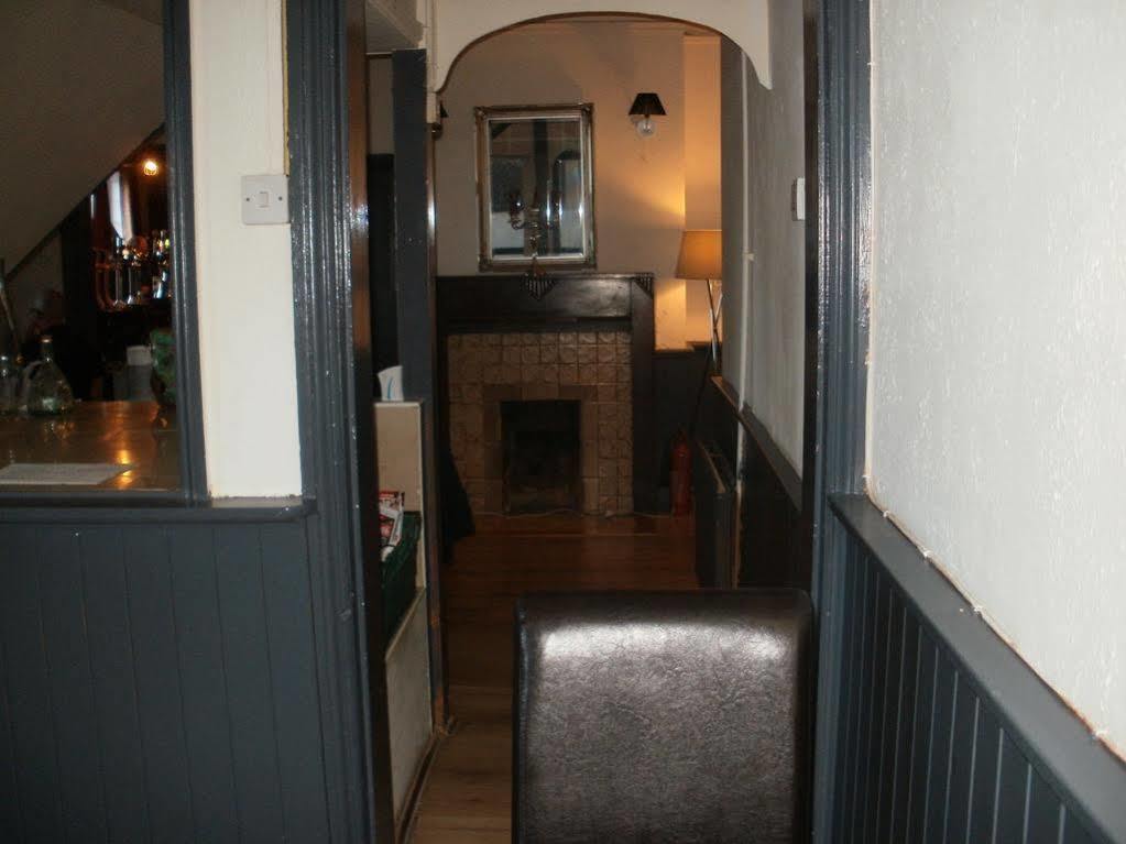 The Crown Inn Keynsham Exteriör bild
